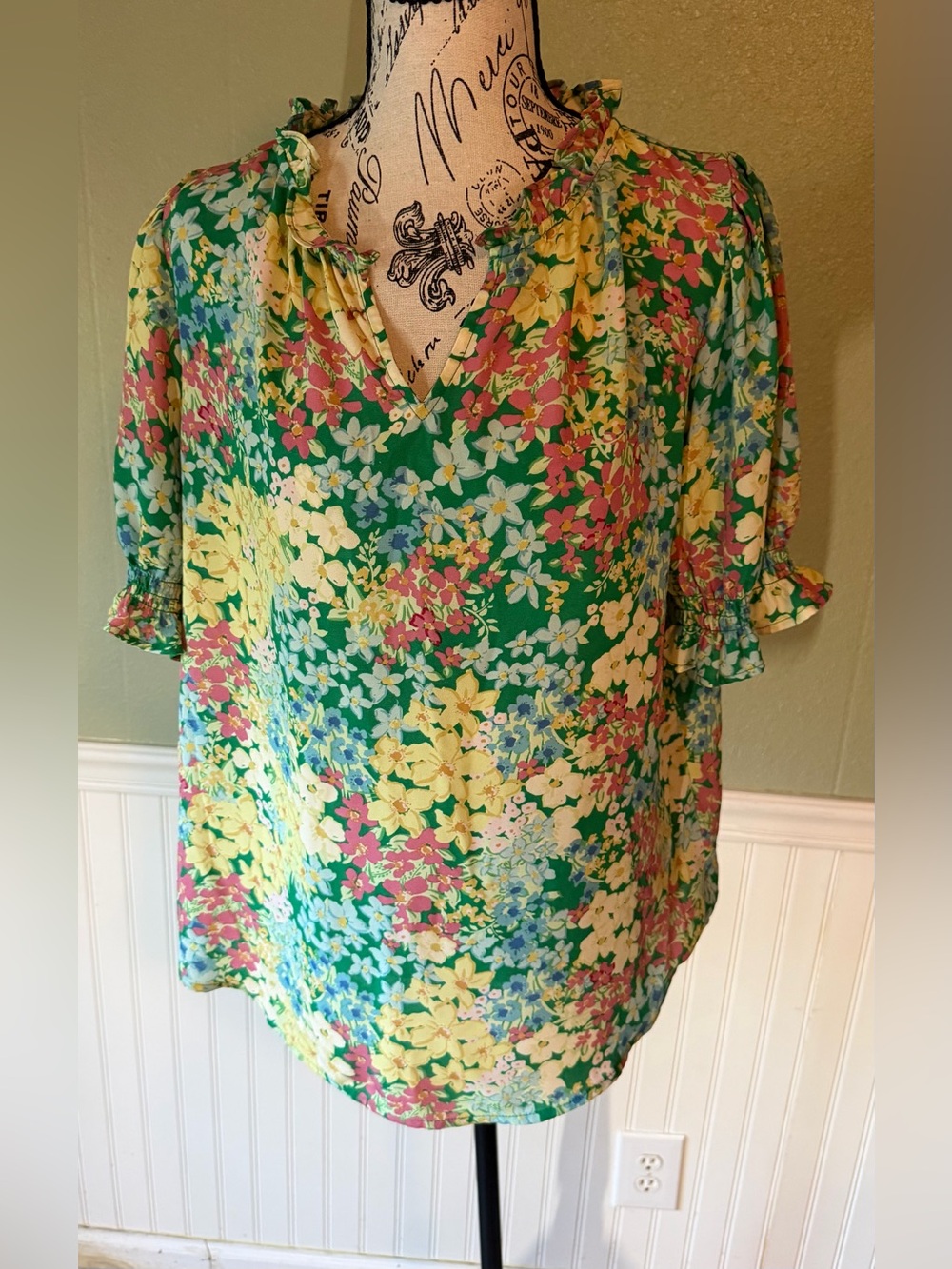 Pleione Green Floral Ruffle V-Neck Blouse